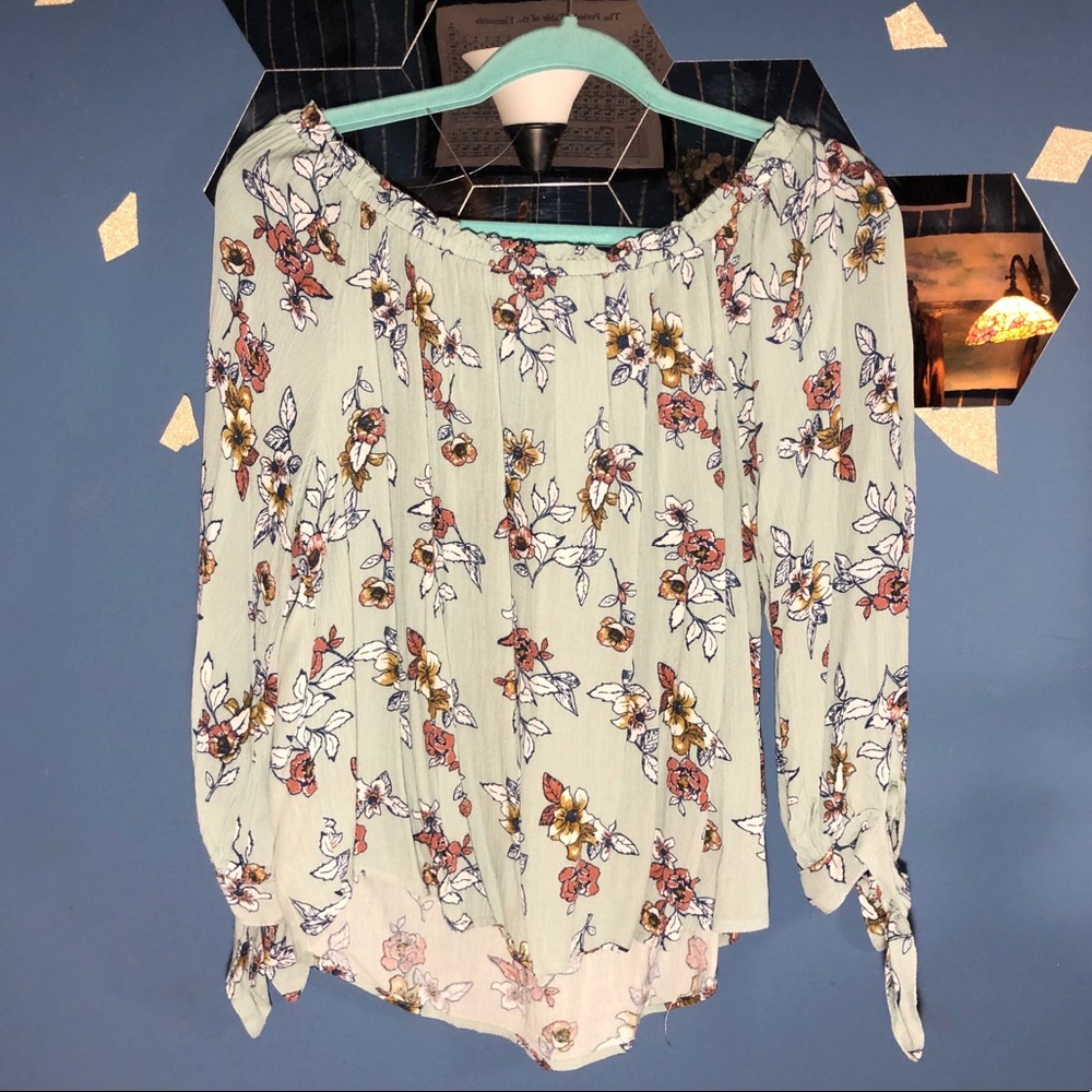 NWOT Jolt Off-Shoulder 3/4 Sleeve Floral Blouse